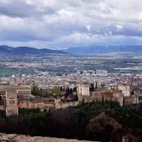 Alhambra y Generalife(incluye los BIC Muralla de la Alcazaba y Alhambra de Granada, así como Torres Bermejas)