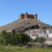 Castillo de la Calahorra y parte de la Calahorra, Granada, España.